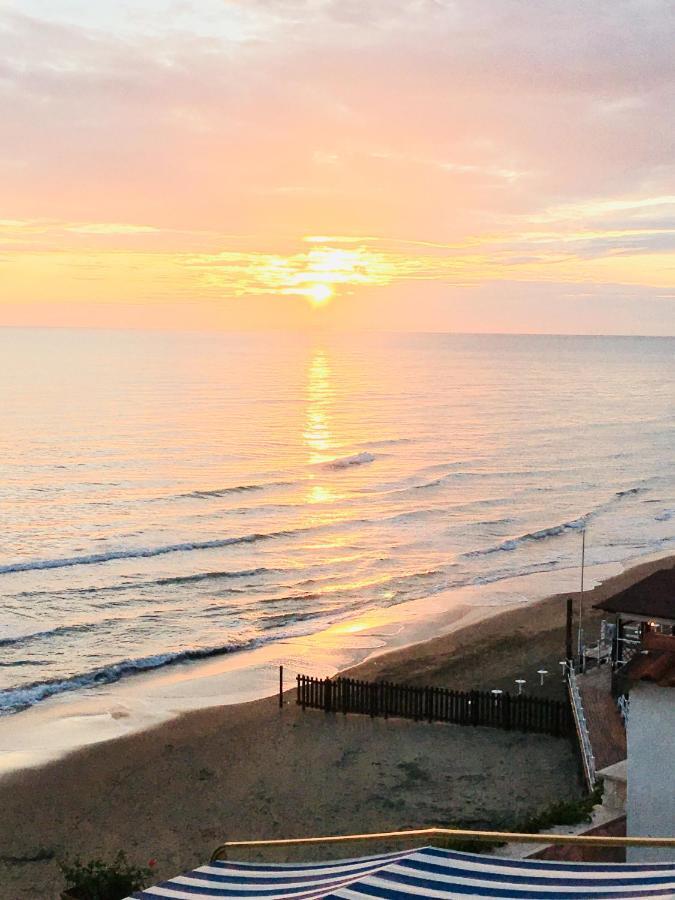 Anzio A Picco Sul Mare!アパートメント エクステリア 写真